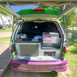 Cuisine plus grande qu'elle n'en a l'air. Par contre niveau équipement c'est pas super adapté 😅