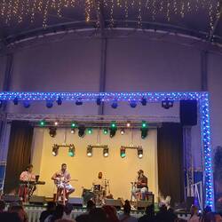 Livemusik mit Anfragen, leider wurde meine Queenanfrage abgelehnt :'(