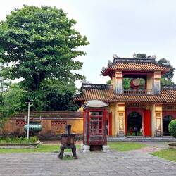 Weshalb sie hier eine Londoner Telefonkabine gebaut haben bleibt wohl ein Rätsel 🤔🤣