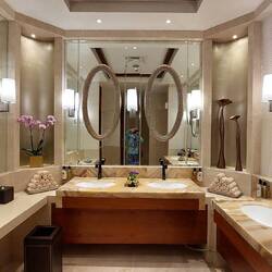 Die Toiletten für Gäste