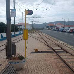 Am Praia de Macãs endet eine alte Straßenbahnlinie