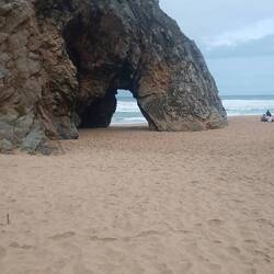 Schöner kleiner Strand mit tollen Felsen