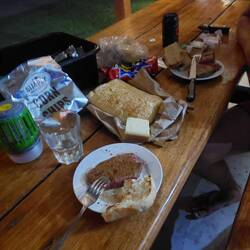 BBQ avec du gruyère troooop bon! 400g de protéines chacun, c'est rare on en profite 😅🤤