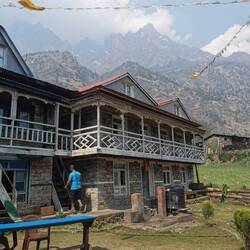 Tashi Delek Lobsang Lodge