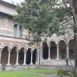 Und natürlich darf ein Kreuzgang nicht fehlen