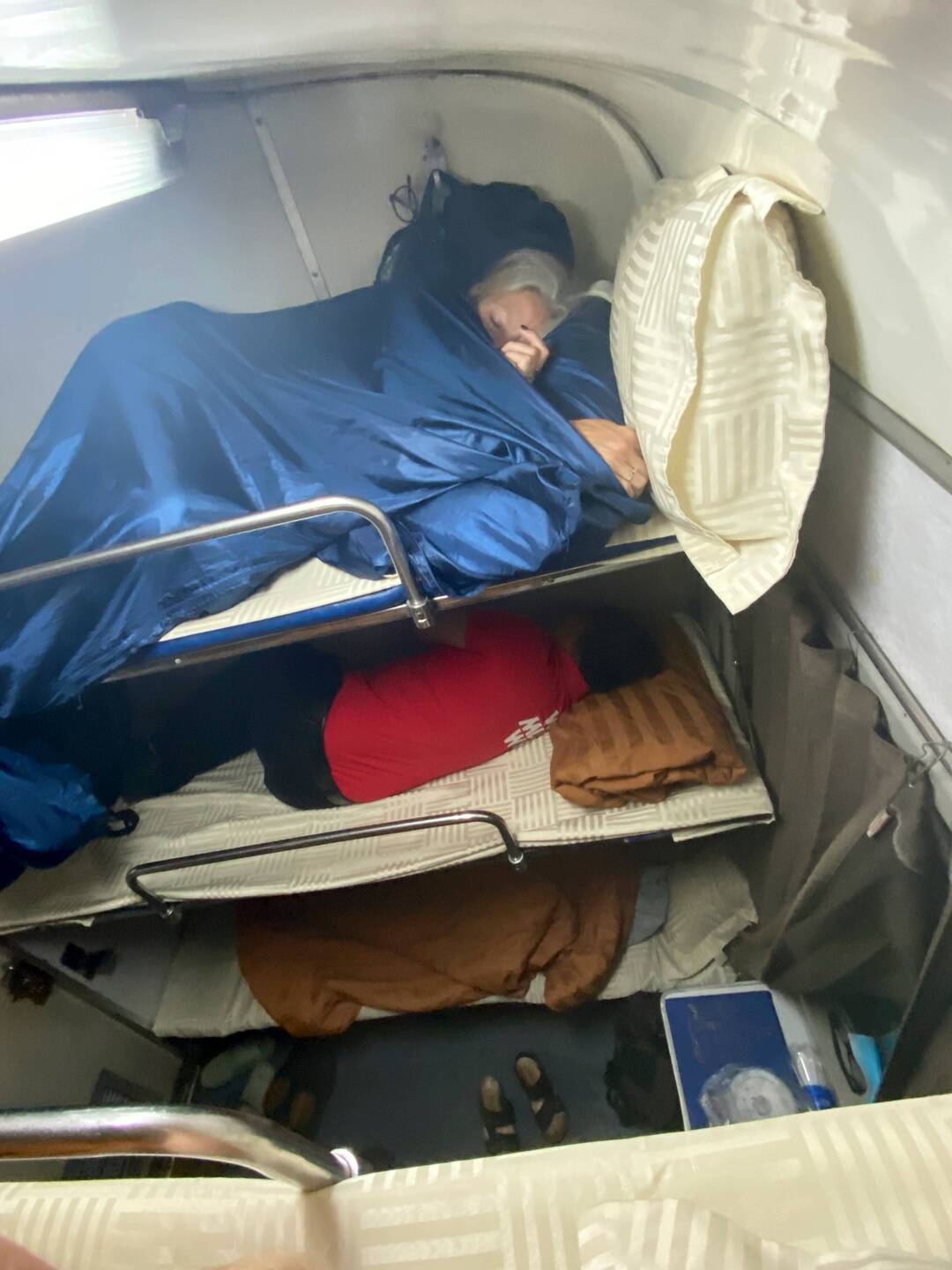 ... mal sehen obs genügend Schlaf gibt bei der Schaukelei ...