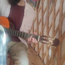 Isma in seinem Instrument