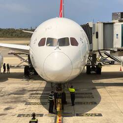 Boarding Boung 787-9 Wide Body