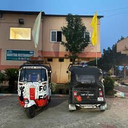 FOFO and Spicy, our rickshaws