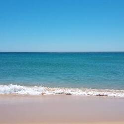 Türkisfarbenes ruhiges Meer