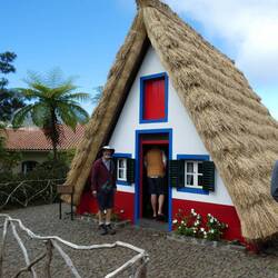 Traditional house, Santana