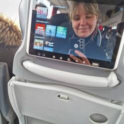 Im Bus gab es eine sehr luxuriöse Ausstattung mit Bordunterhaltung