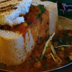Kichererbsen Kartoffel Füllung im Brot bei Mowgli