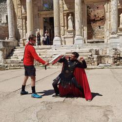 Lukas wurde vom Museumsshop zum Kampf aufgefordert