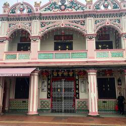 Facade d'une Baba House, maison typique
