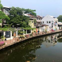 Apercu du bord de la rivière