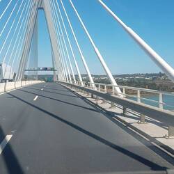 Die Brücke über den Grenzfluss