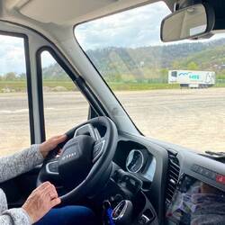 Yvonne's erste Fahrt auf dem grossen Festplatz