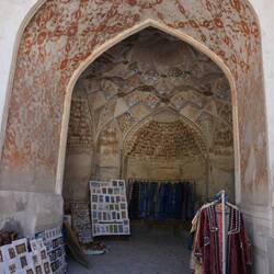 Viele alte Medresen sind jetzt Shoppingcenter