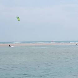 Am Praia de los Batelos treffe ich auf die ersten Kitesurfer