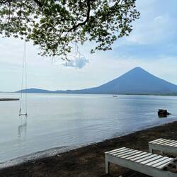 Playa Mango mit Sicht ufe Vulkan Concepción