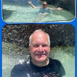 YES, you can see right thru the water!