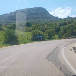 Dahinter liegt Bolonia