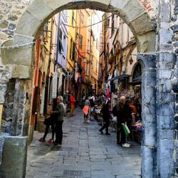 Das Tor zum Eingang in die Altstadt von Porto Venere