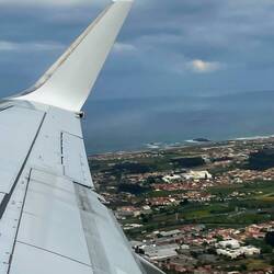 Wir fliegen über die Atlantikküste...