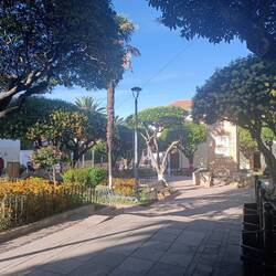 In de vroege ochtend op het kleine Plaza Cochabamba.