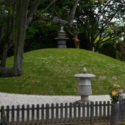 Hügel mit der gesammelten Asche von 10000 verbrannten Menschen