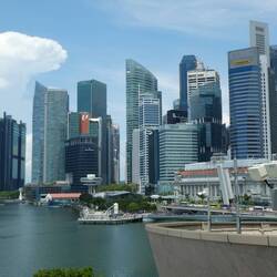 Merlion, Fullerton Hotel and skyline