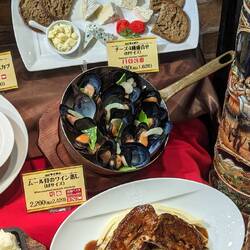 Die gute Brotzeit, in bester Plastikessen-Kunst