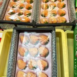 Fragole bianche, dolcissime