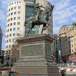 The Black Prince (and pigeons)