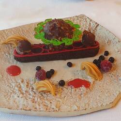 ..mmmh, das kunstvoll köstliche Dessert