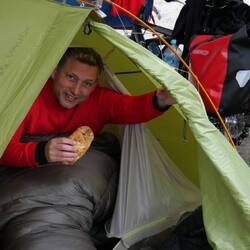 "Würstchen im Schlafrock" im Schlafsack zum Frühstück