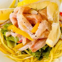 ..smoked fish and mango salad.. ❤️