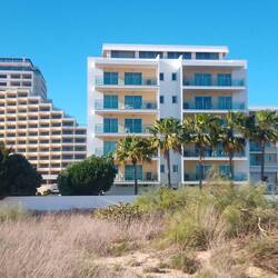 Viele Hotels, alle offen und gut besucht