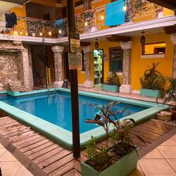 Ja, üses Hostel het sogar ä Pool🏊‍♀️