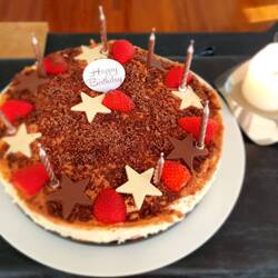 Ein Erdbeertörtchen braucht ein Erdbeertörtchen. 🍓🍰