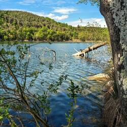 Idyllisch gelegener Bergsee