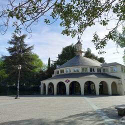 Die Metro Station "Lago"