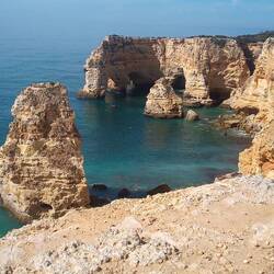 Auch hier, was für tolle Felsen und Farben