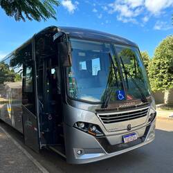 Ohne Witz, das kam als mein bestellter Transfer, ein 37 Sitzer. Ich blieb der einzige Fahrgast.