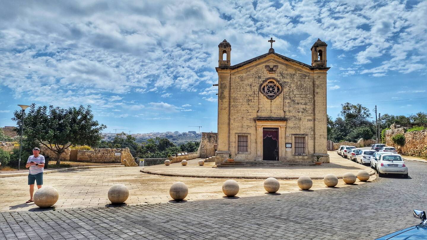 Petite église à Il Maqluba, Malte