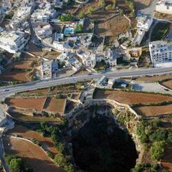 Le Trou des Enfers, Il Maqluba, Malte, vu du ciel