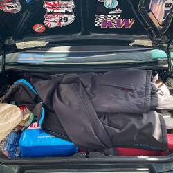 Alles drin, der Rest ist in der Tasche auf dem Kofferraum-Träger