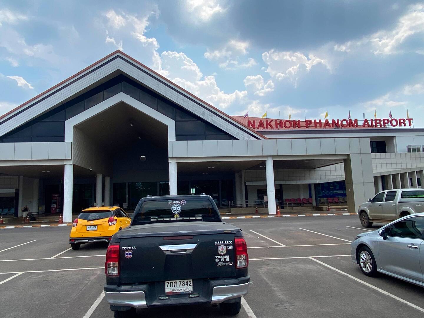 ... klitzekleiner Flughafen auf der anderen Mekongseite in Thailand