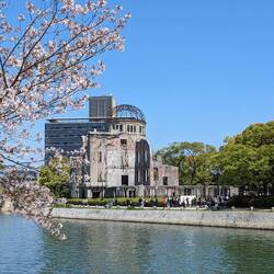 Le célèbre dôme de Genbaku qui a tenu suite à l'explosion de la bombe atomique